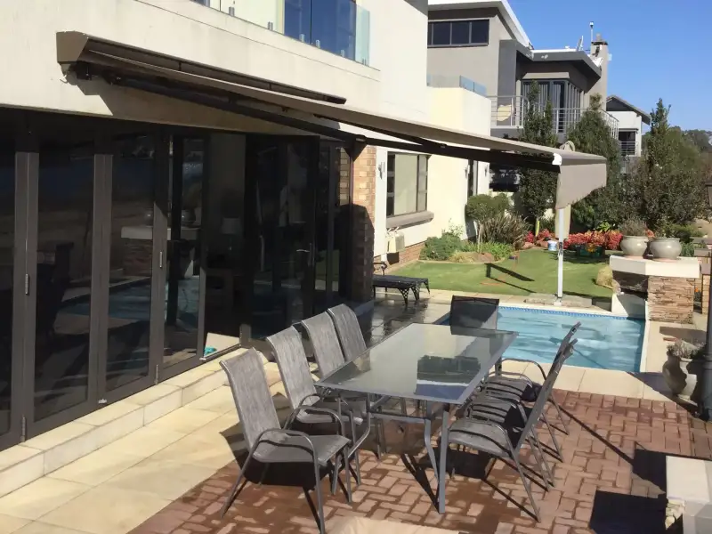 Fold Arms with Aluminium Pelmets